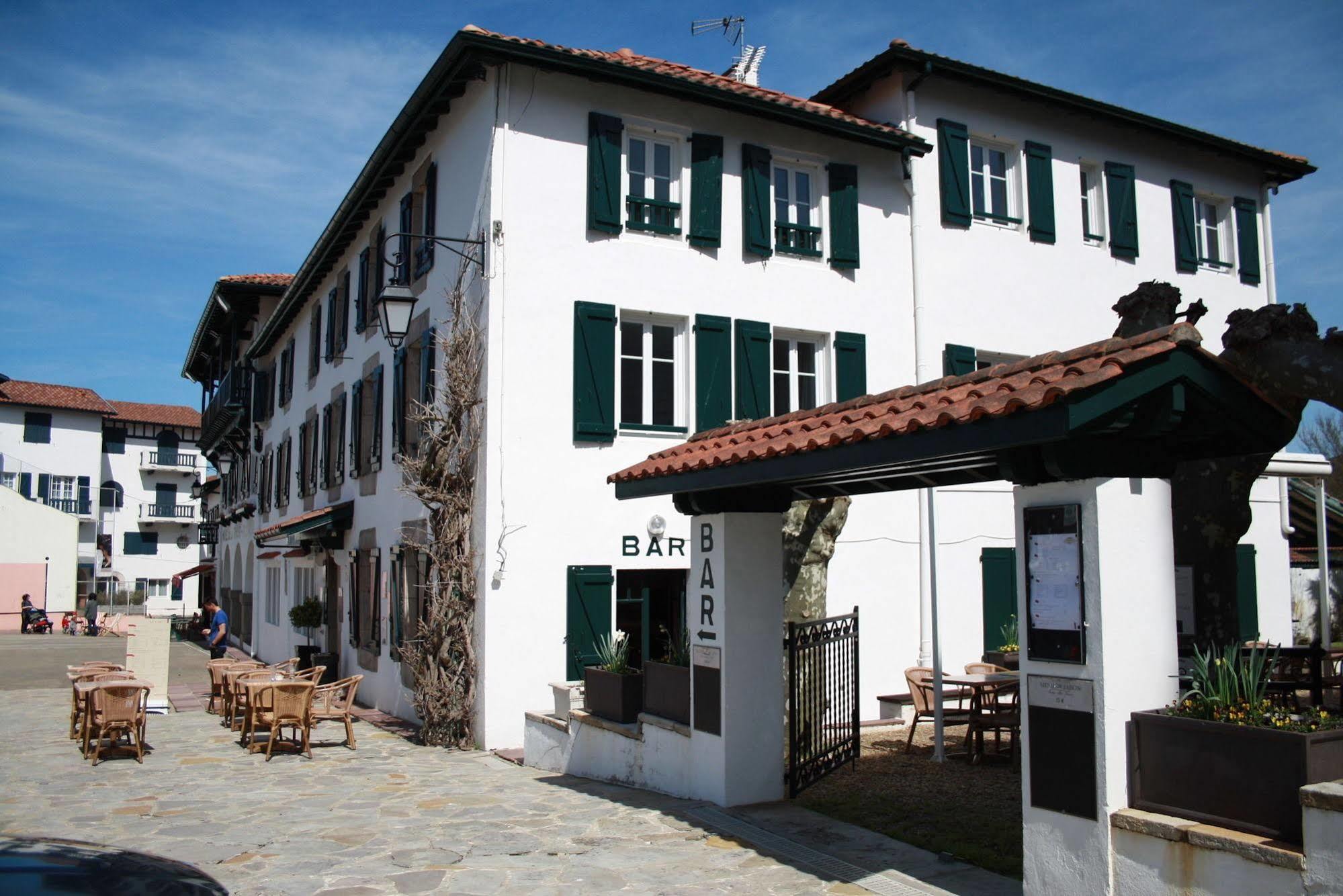 Hotel De La Rhune Ascain Bagian luar foto