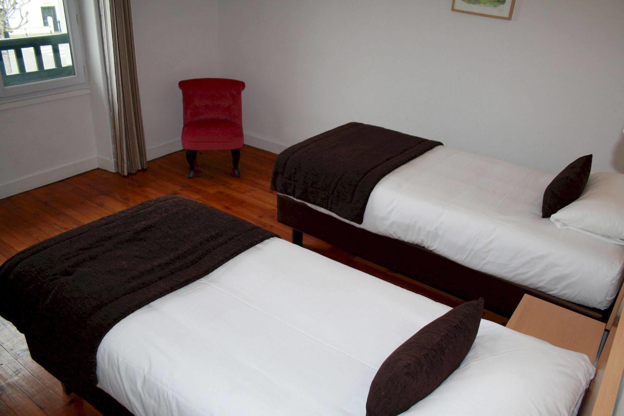 Hotel De La Rhune Ascain Bagian luar foto