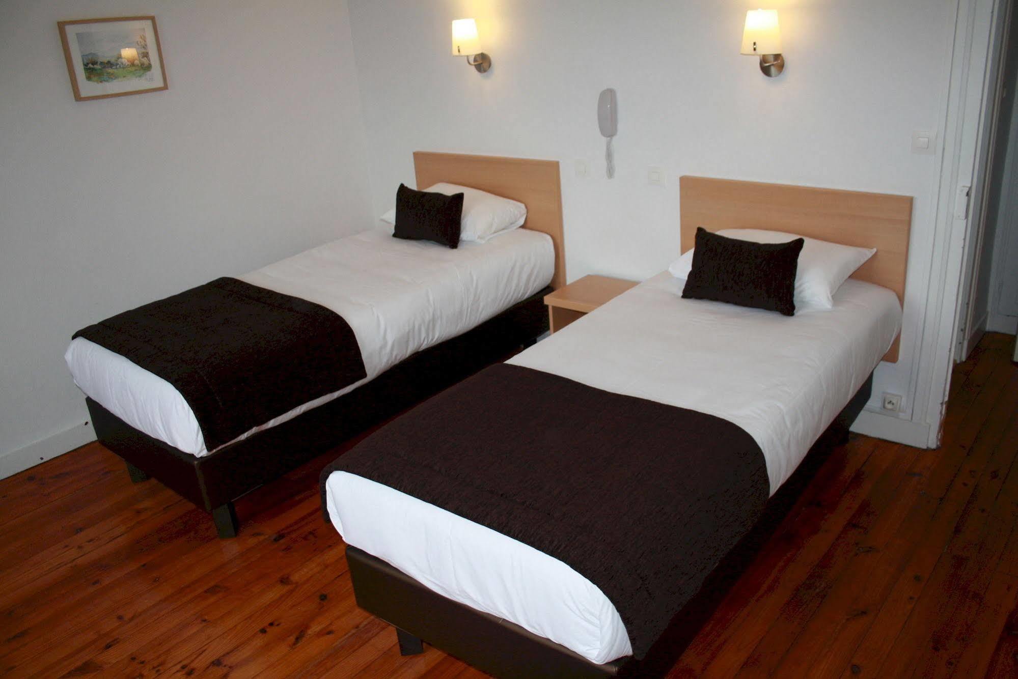 Hotel De La Rhune Ascain Bagian luar foto