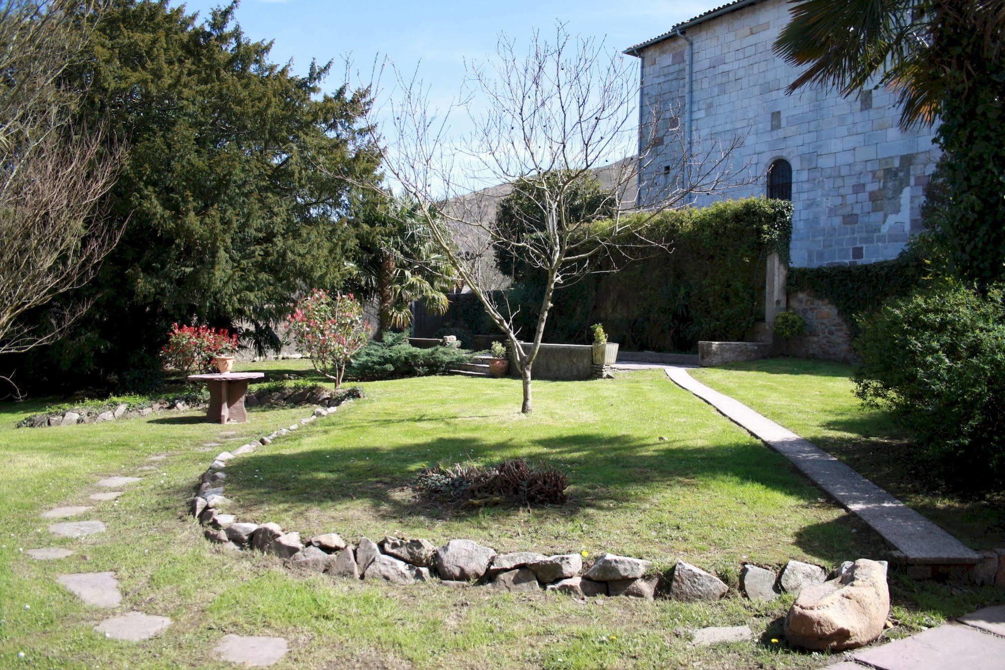 Hotel De La Rhune Ascain Bagian luar foto