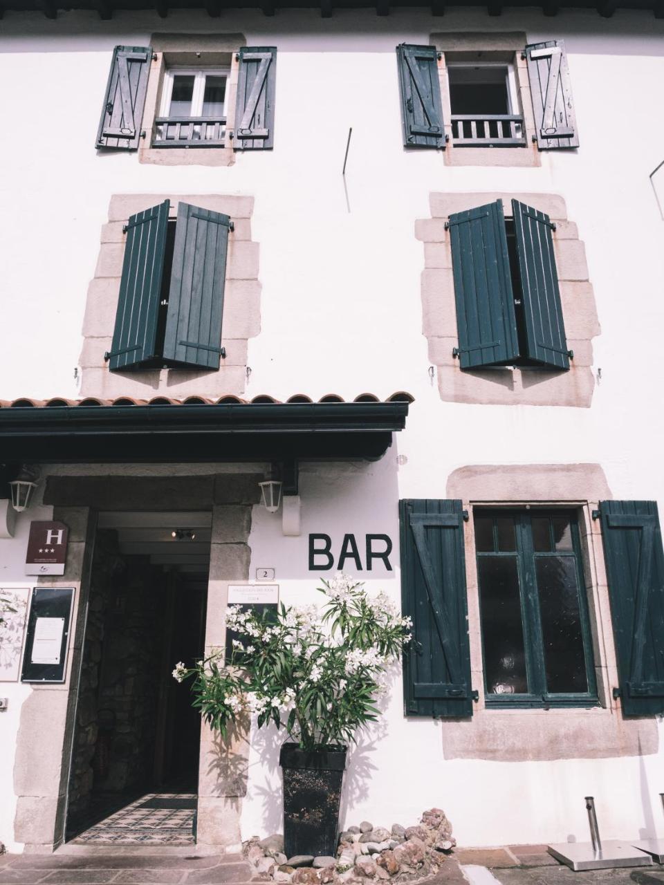Hotel De La Rhune Ascain Bagian luar foto